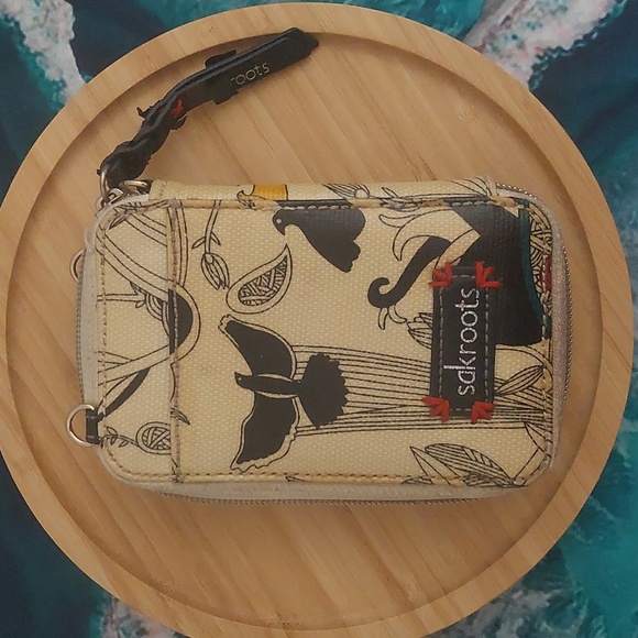 SakRoots Artistic Bird Print Wallet - Picture 2 of 4